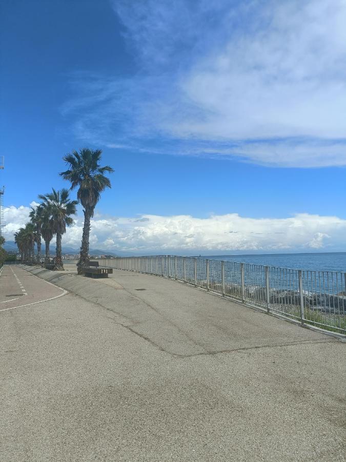 Casa vacanze Savona Esterno foto